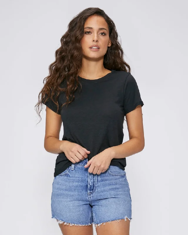 Ellison Tee - Black Cozy Warm Stylish